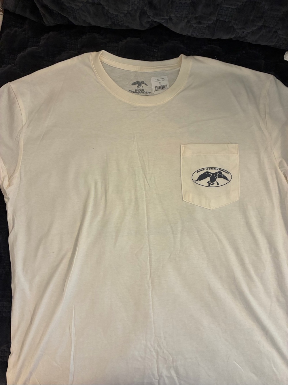 Duck Commander Men’s Cream Pocket T‑Shirt